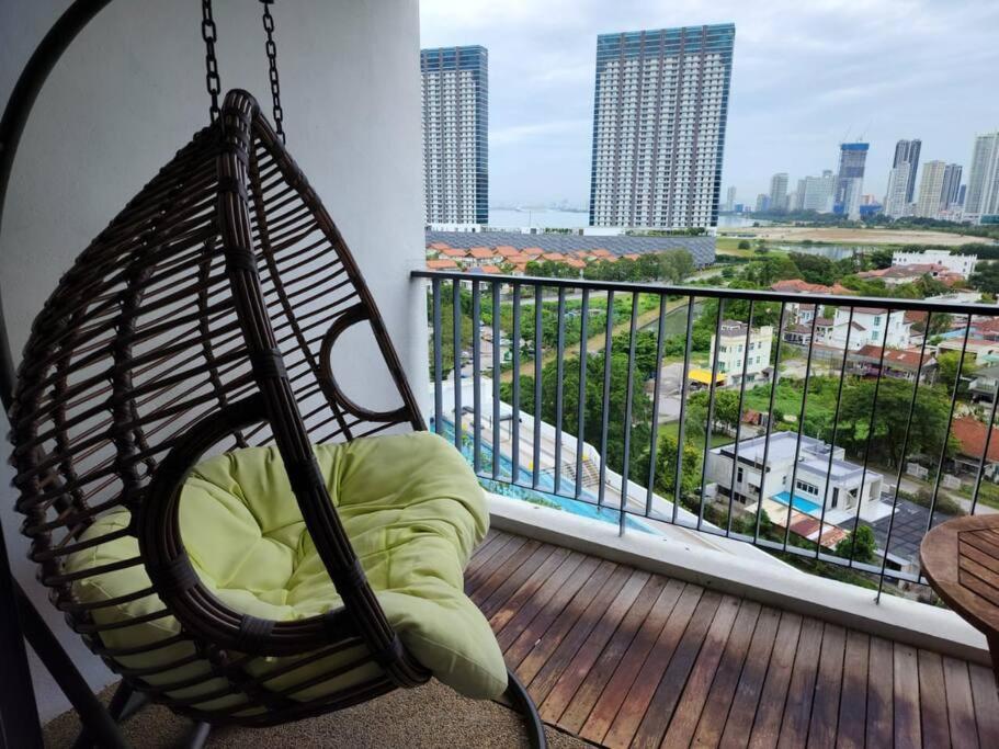 Deluxe Seaview Suite Twin Bed By The Only Bnb Tanjung Tokong 외부 사진
