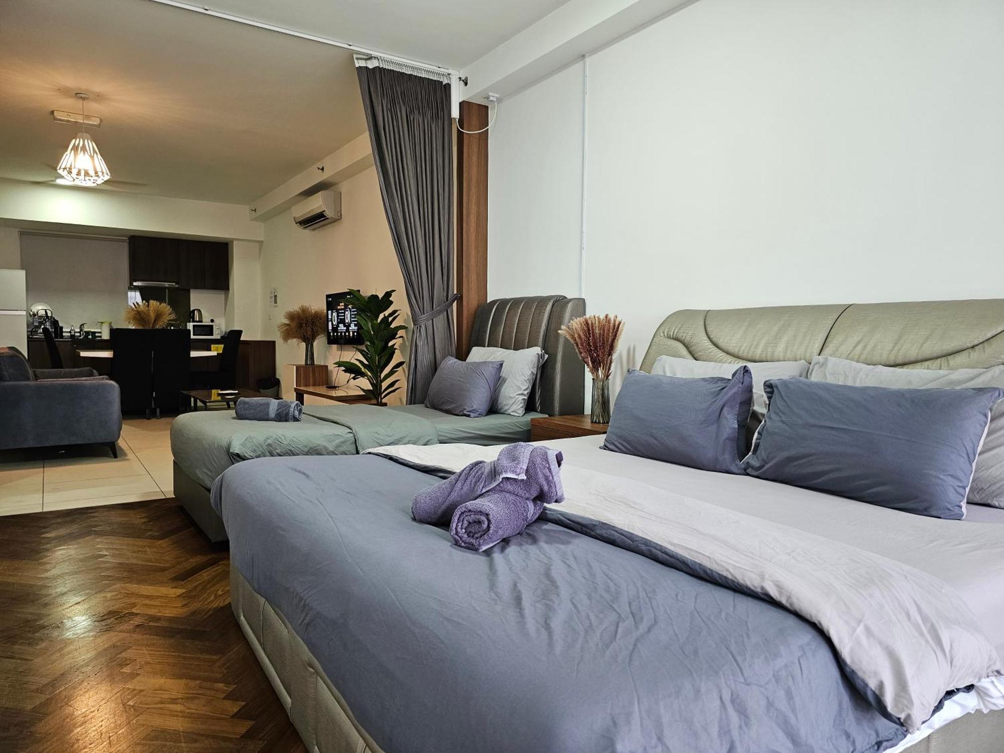 Deluxe Seaview Suite Twin Bed By The Only Bnb Tanjung Tokong 외부 사진